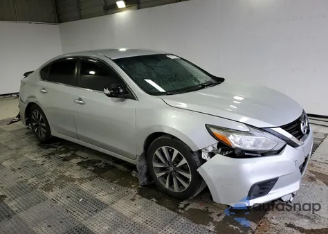 2017 Nissan Altima 2.5 из США, поврежденный, VIN 1N4AL3APXHC169127